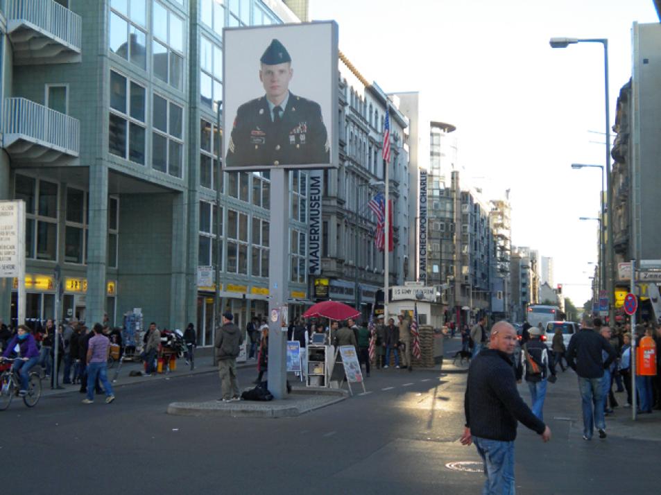 Der Checkpoint Charlie war einst der bekannteste und gefürchtetste Grenzübergang zur DDR