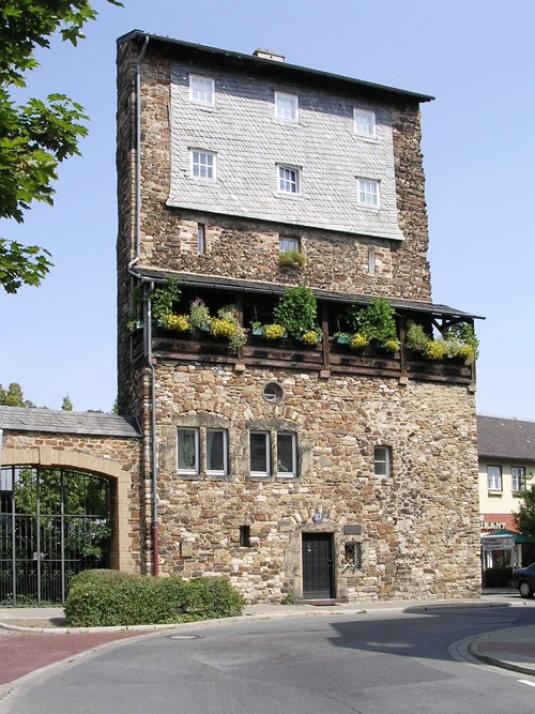 Graf Siegfried zu Blankenburg hat einer Sage nach als Strafe für einen versuchten Viehdiebstahl den Weberturm errichten müssen; Foto: GOSLAR marketing gmbh